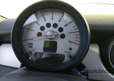 2011 Mini Cooper z USA, uszkodzony, nr VIN WMWSU3C56BT091182